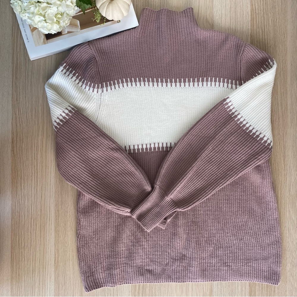 Two-toned chunky knit sweater, large